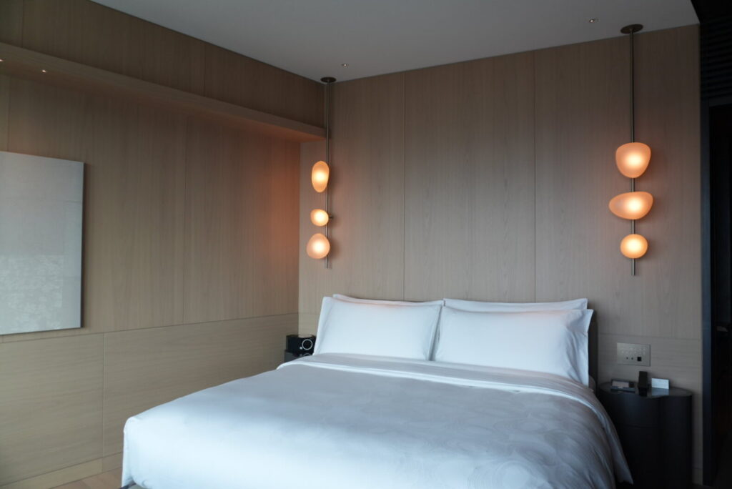 Urban Deluxe King ─ City View